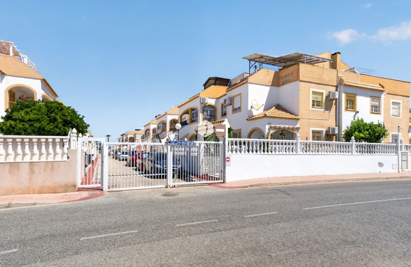Resale - Apartment / flat -
Torrevieja - El Limonar