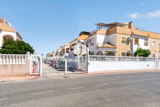 Resale - Apartment / flat -
Torrevieja - El Limonar