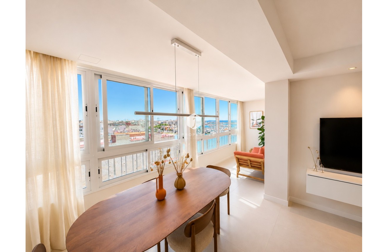 Resale - Apartment / flat -
Torrevieja - Costa Blanca
