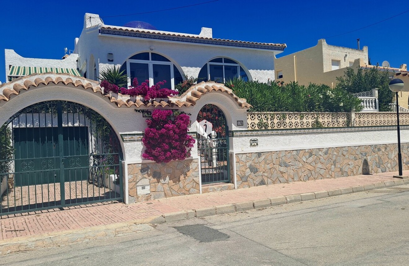 D'occasion - Villa -
San Miguel de Salinas - Inland