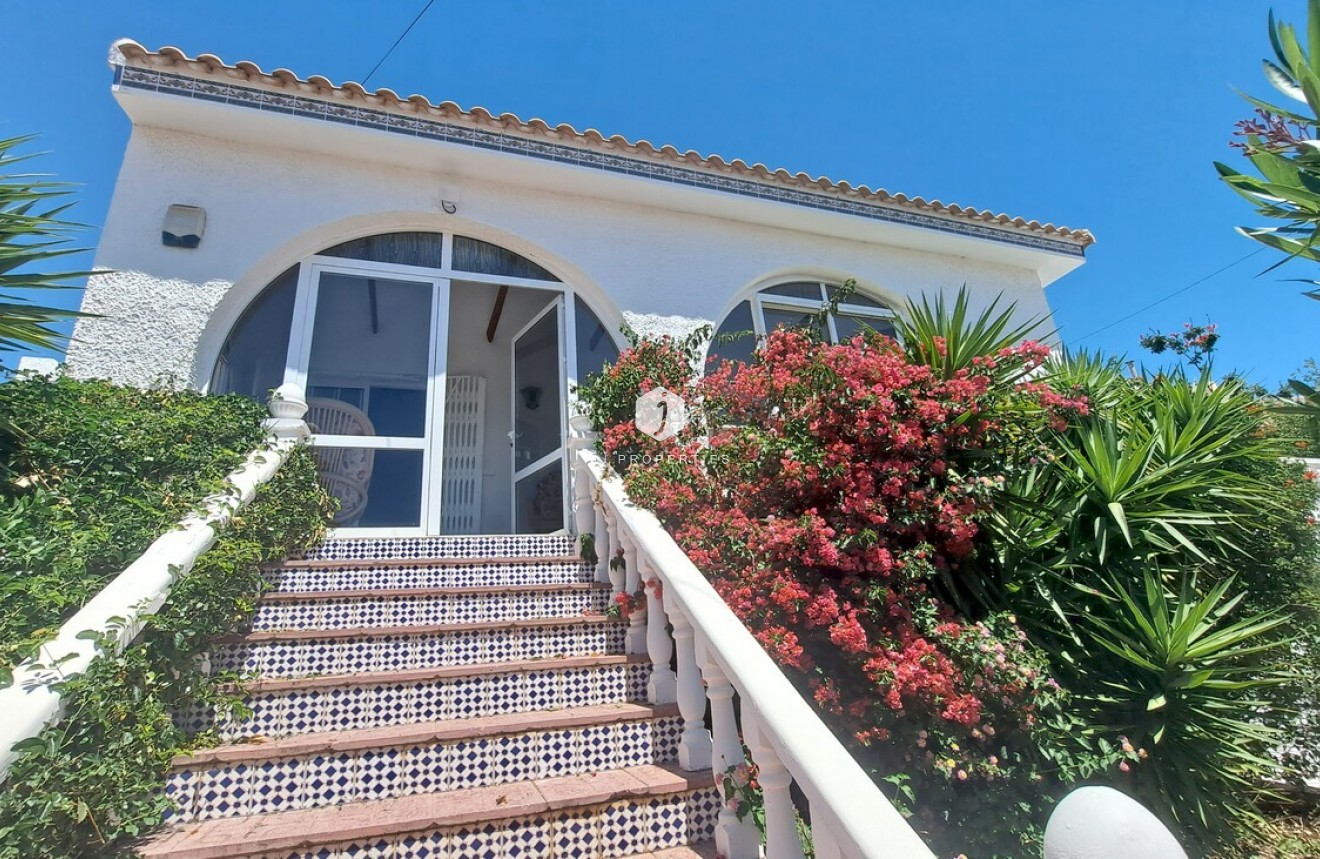 D'occasion - Villa -
San Miguel de Salinas - Inland