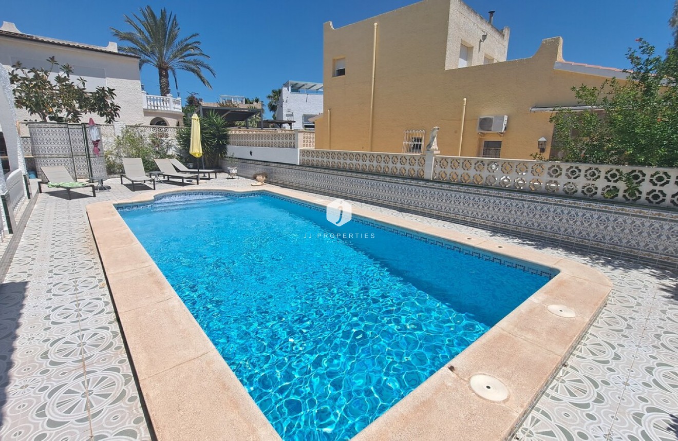 D'occasion - Villa -
San Miguel de Salinas - Inland