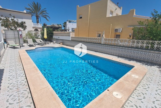 D'occasion - Villa -
San Miguel de Salinas - Inland