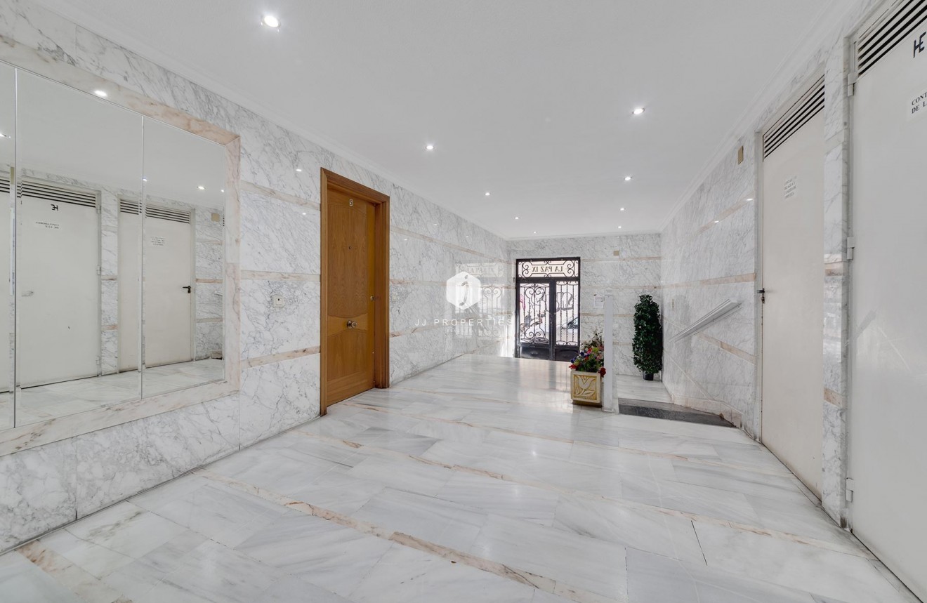 Tweedehands - Appartement / flat -
Torrevieja - Costa Blanca