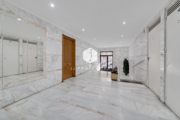 Tweedehands - Appartement / flat -
Torrevieja - Costa Blanca