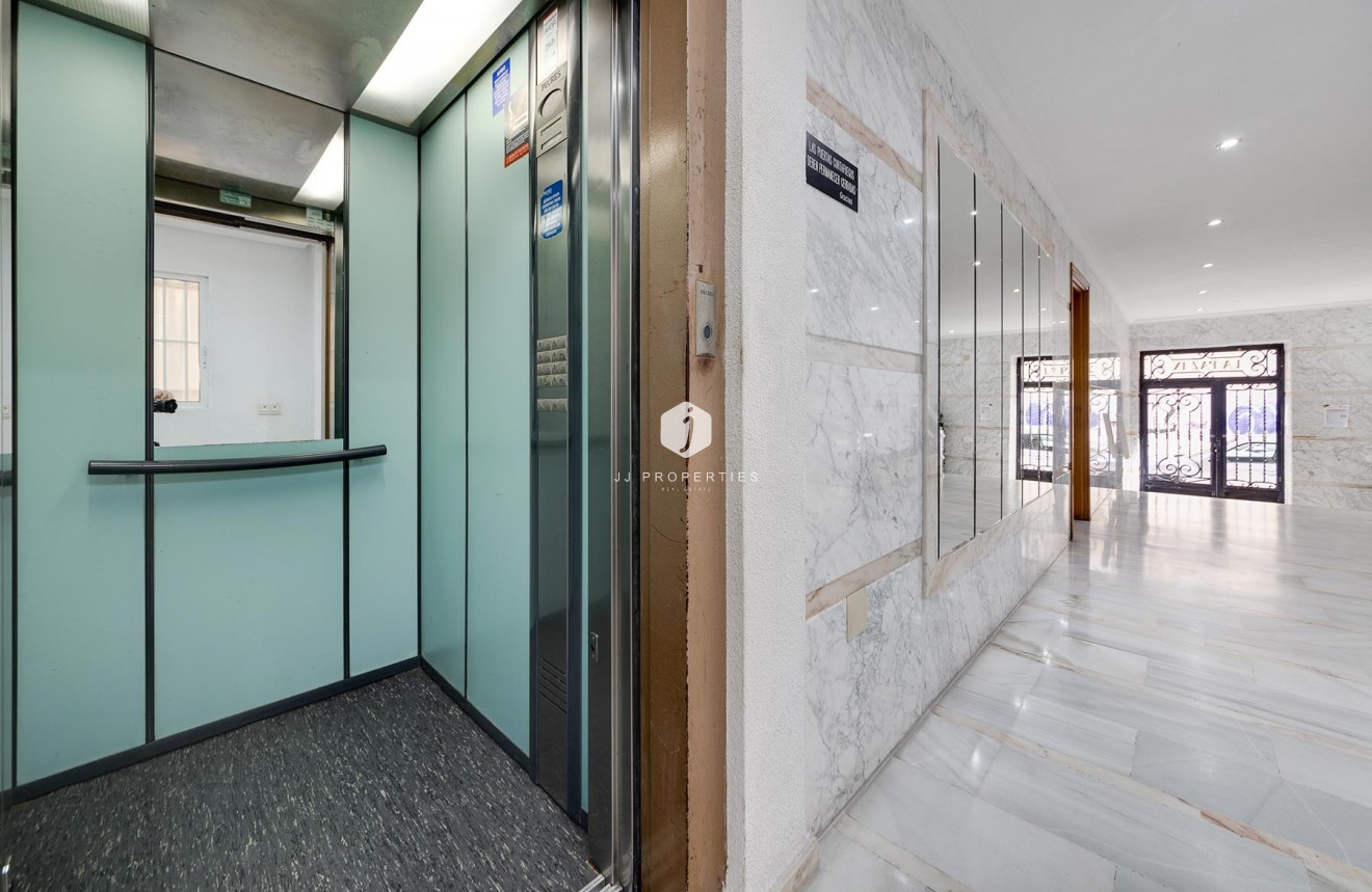 Tweedehands - Appartement / flat -
Torrevieja - Costa Blanca