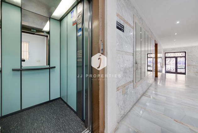 Tweedehands - Appartement / flat -
Torrevieja - Costa Blanca