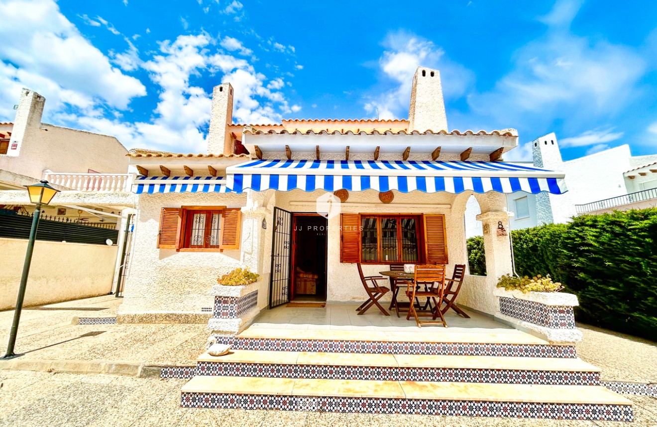 D'occasion - Villa -
La Zenia - Costa Blanca