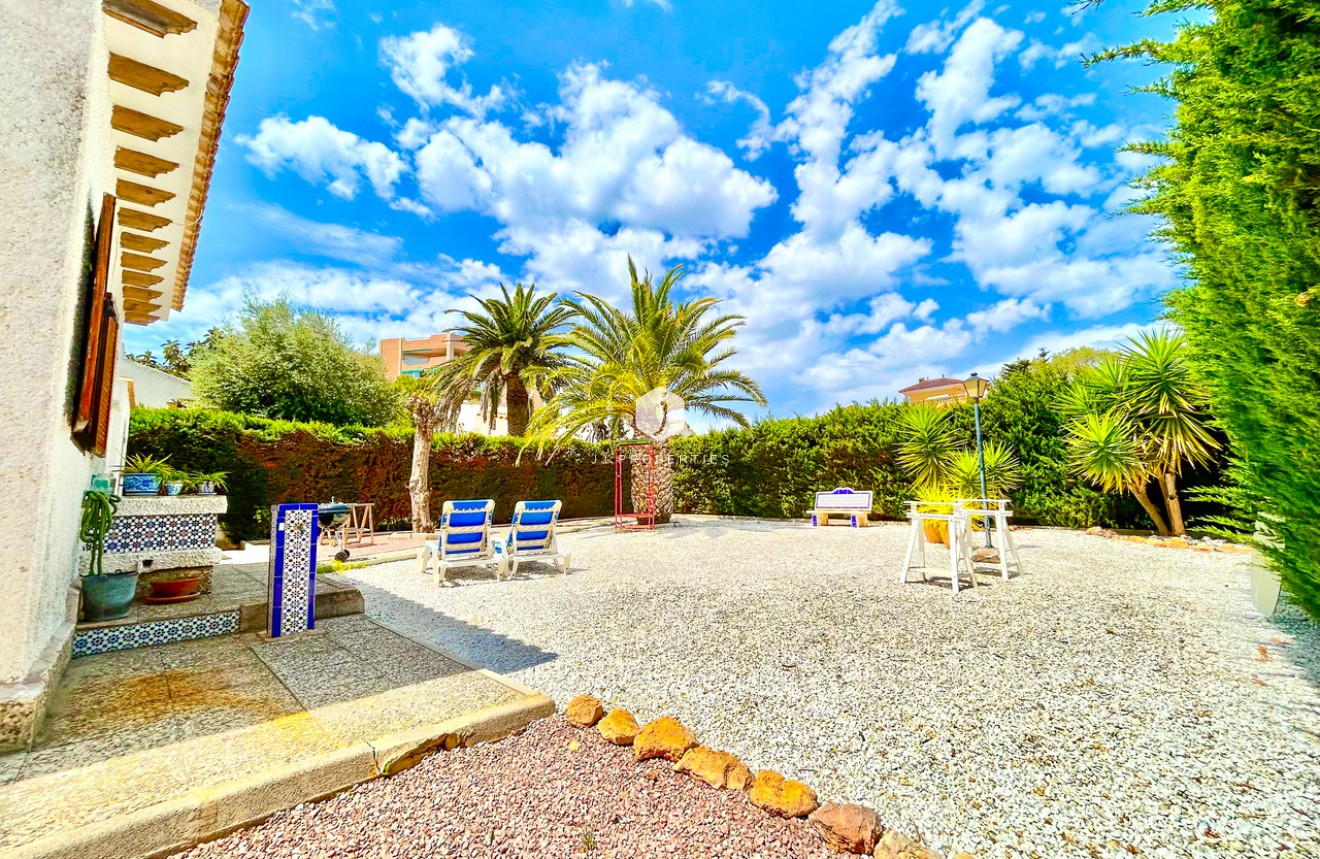 D'occasion - Villa -
La Zenia - Costa Blanca