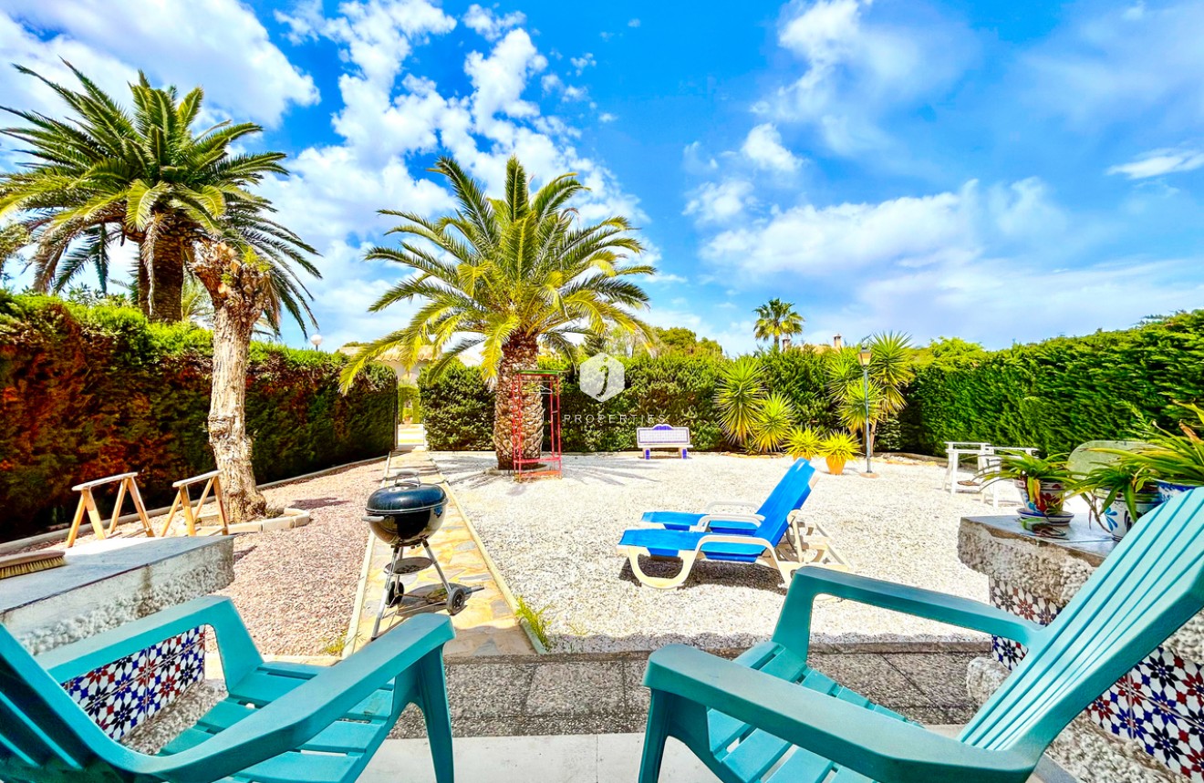 D'occasion - Villa -
La Zenia - Costa Blanca
