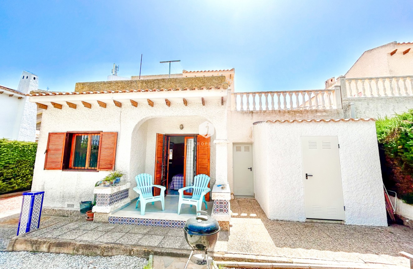 D'occasion - Villa -
La Zenia - Costa Blanca