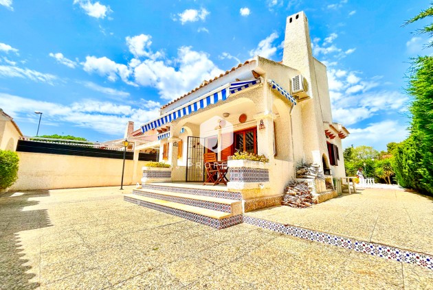 D'occasion - Villa -
La Zenia - Costa Blanca