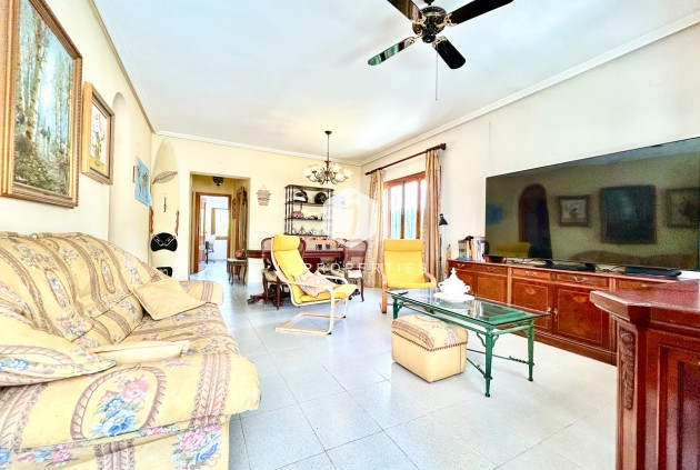 D'occasion - Villa -
La Zenia - Costa Blanca