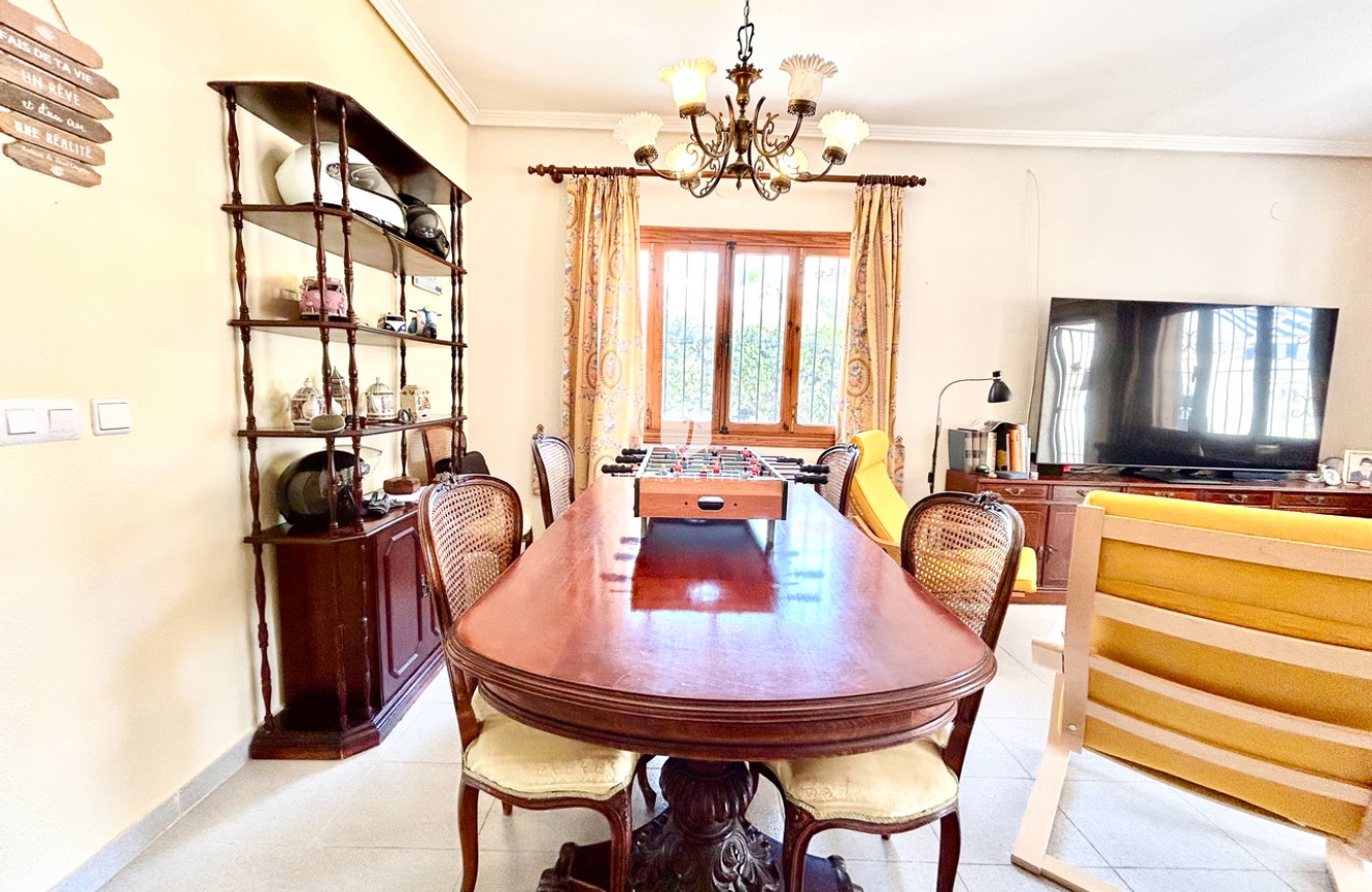 D'occasion - Villa -
La Zenia - Costa Blanca