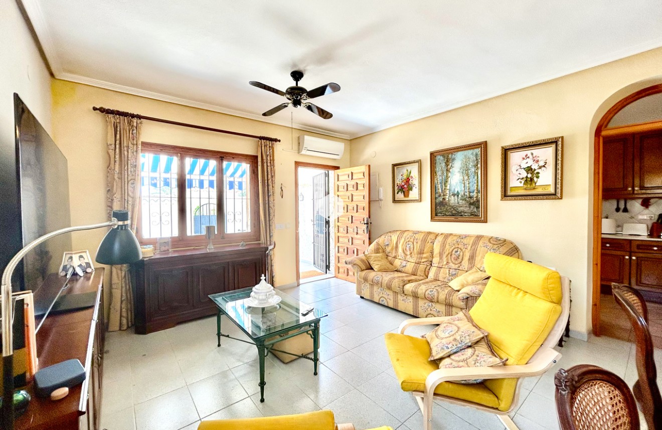 D'occasion - Villa -
La Zenia - Costa Blanca
