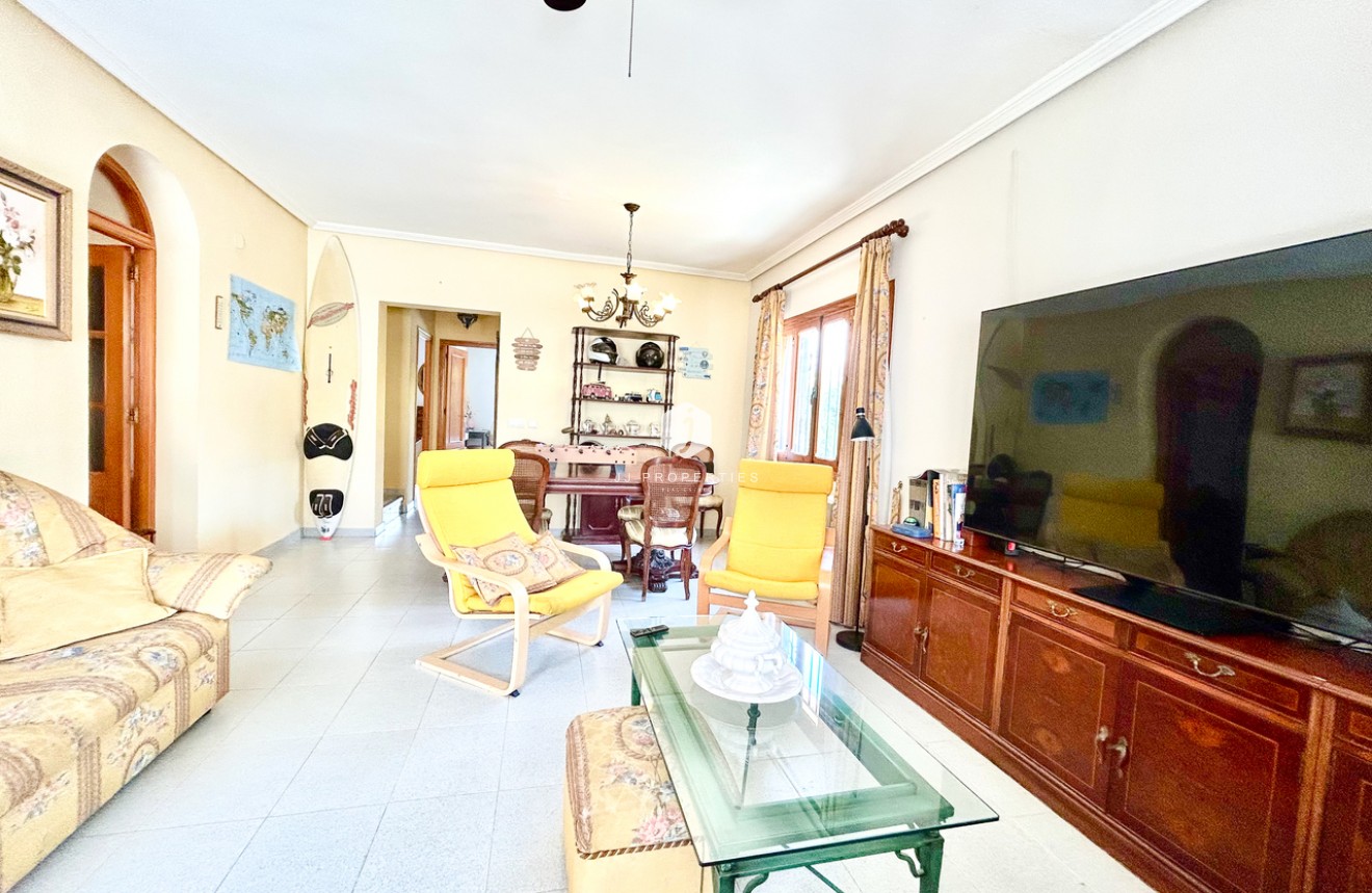 D'occasion - Villa -
La Zenia - Costa Blanca