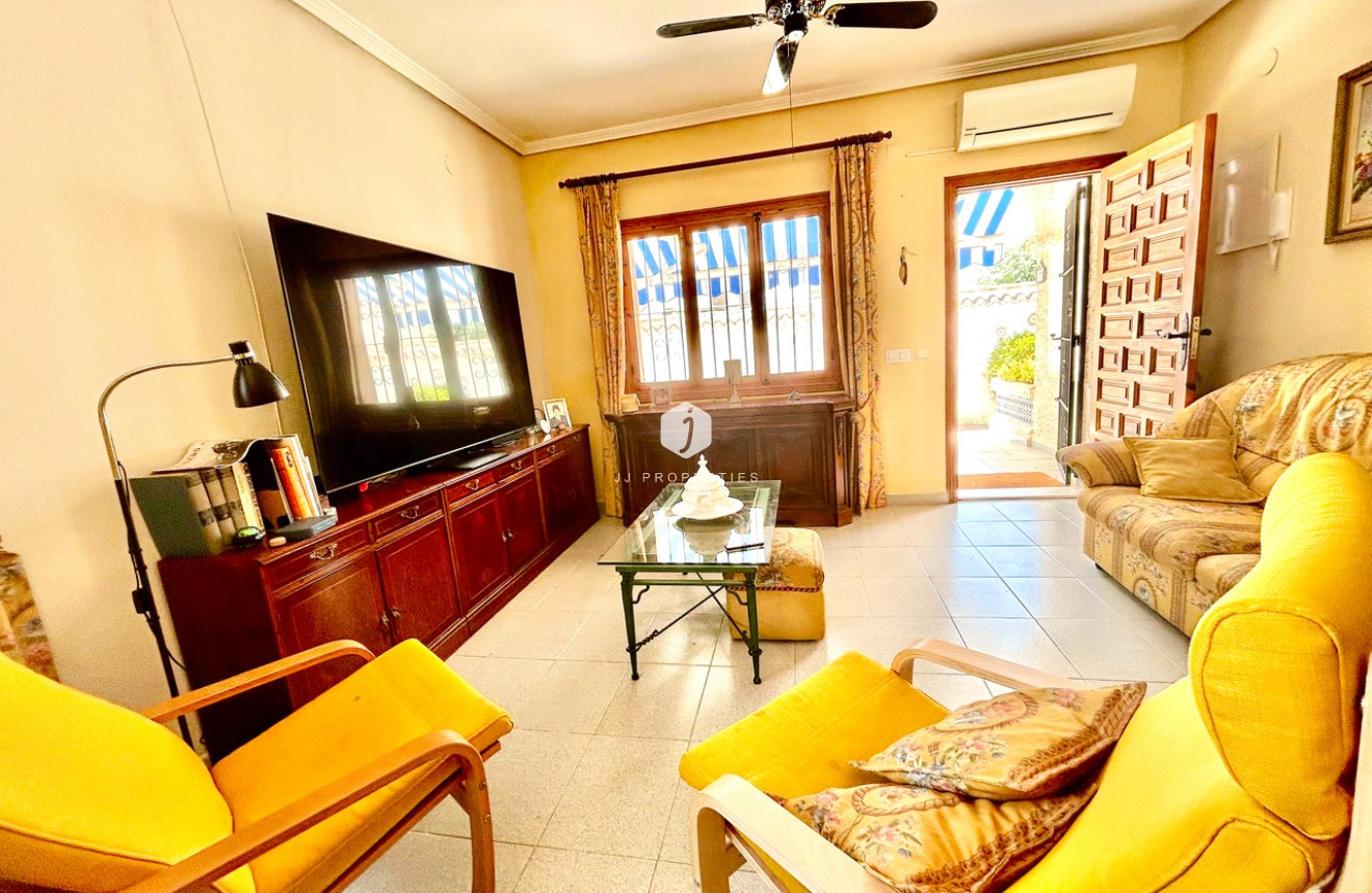 D'occasion - Villa -
La Zenia - Costa Blanca