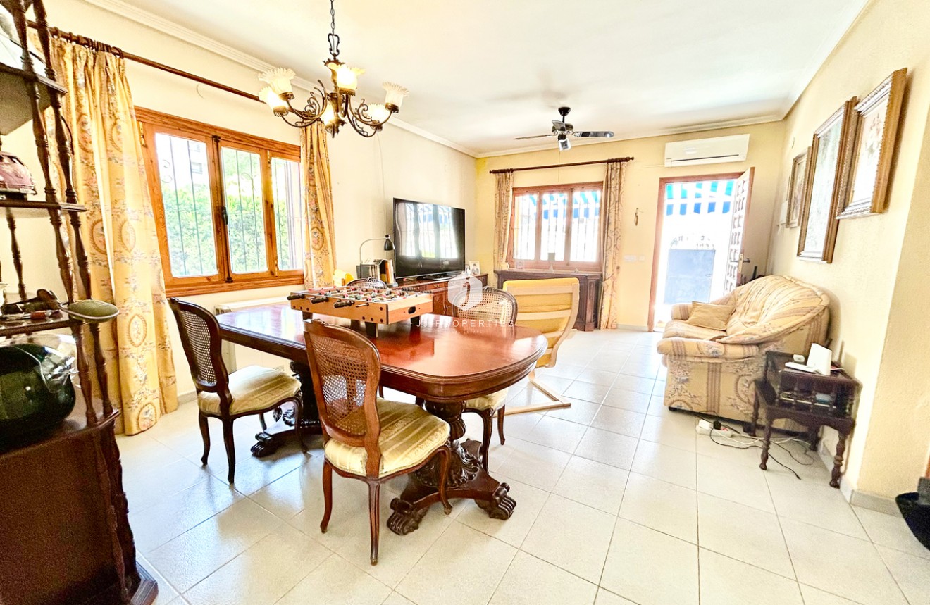 D'occasion - Villa -
La Zenia - Costa Blanca