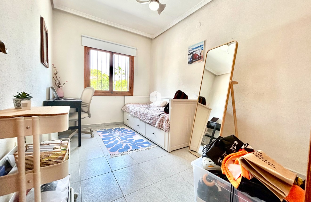 D'occasion - Villa -
La Zenia - Costa Blanca