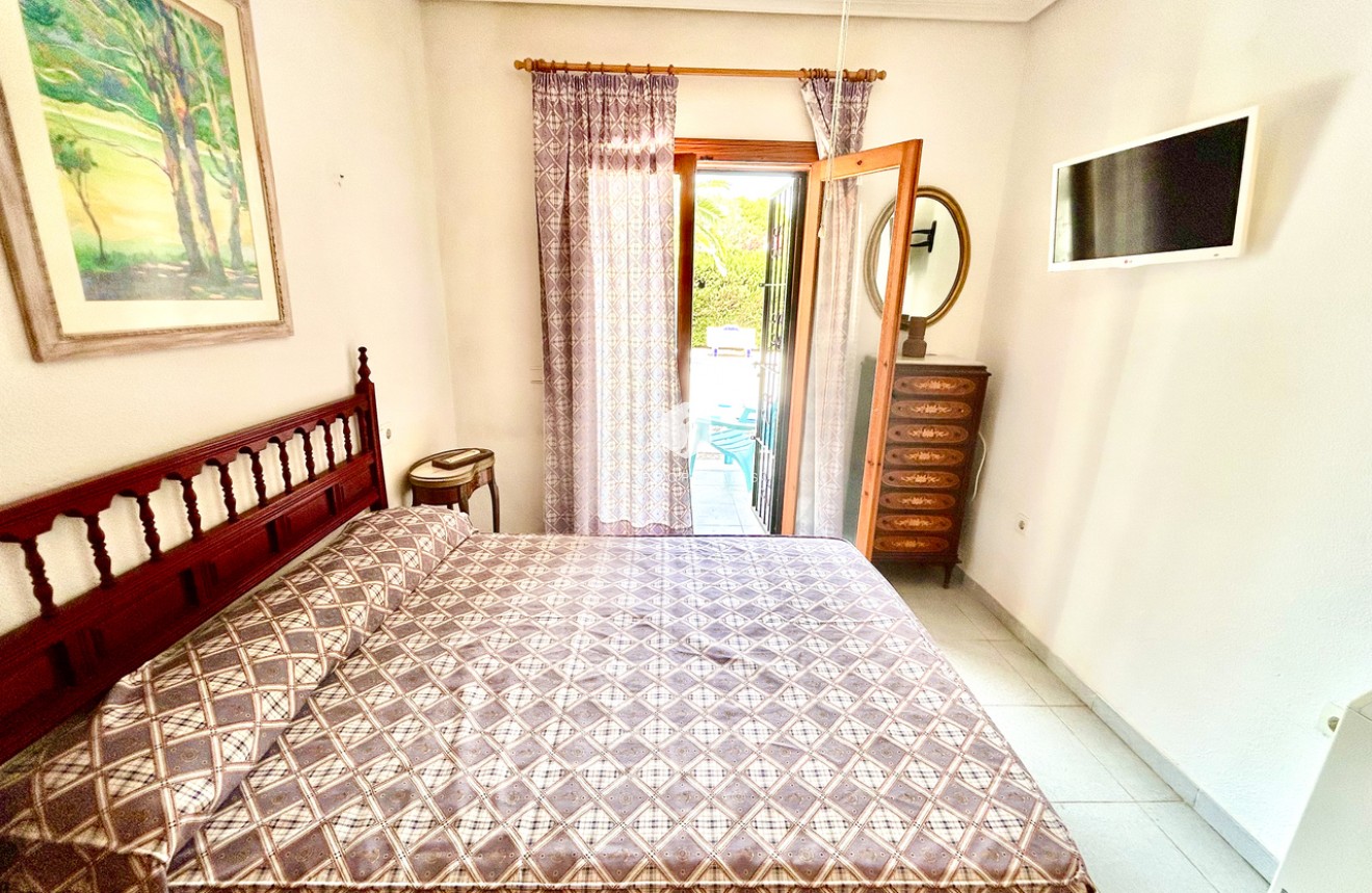D'occasion - Villa -
La Zenia - Costa Blanca