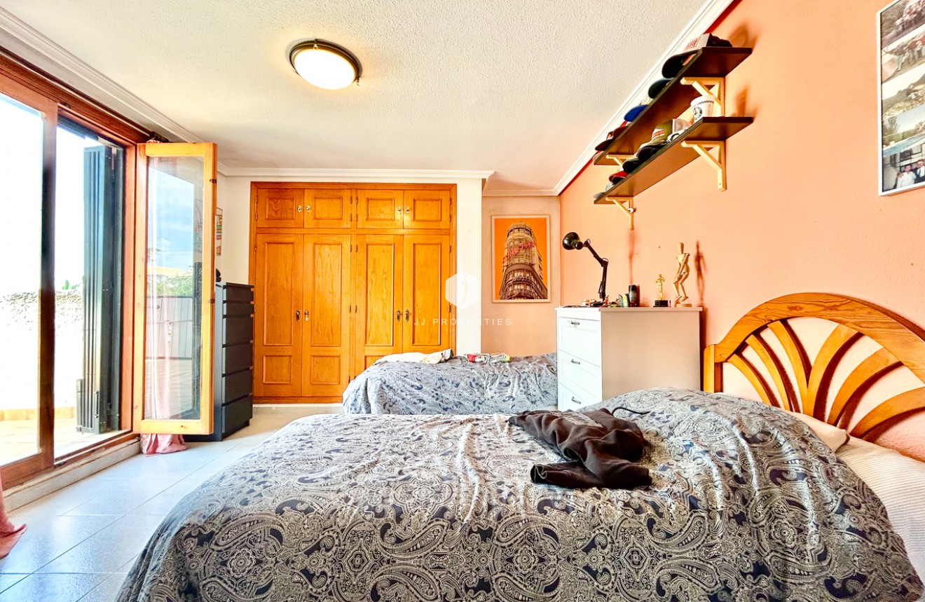 D'occasion - Villa -
La Zenia - Costa Blanca