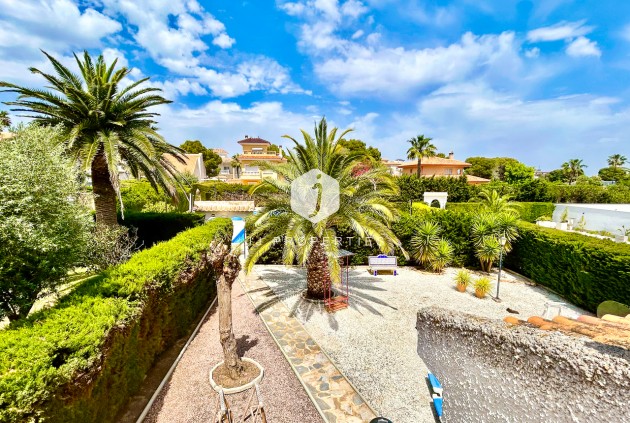 D'occasion - Villa -
La Zenia - Costa Blanca