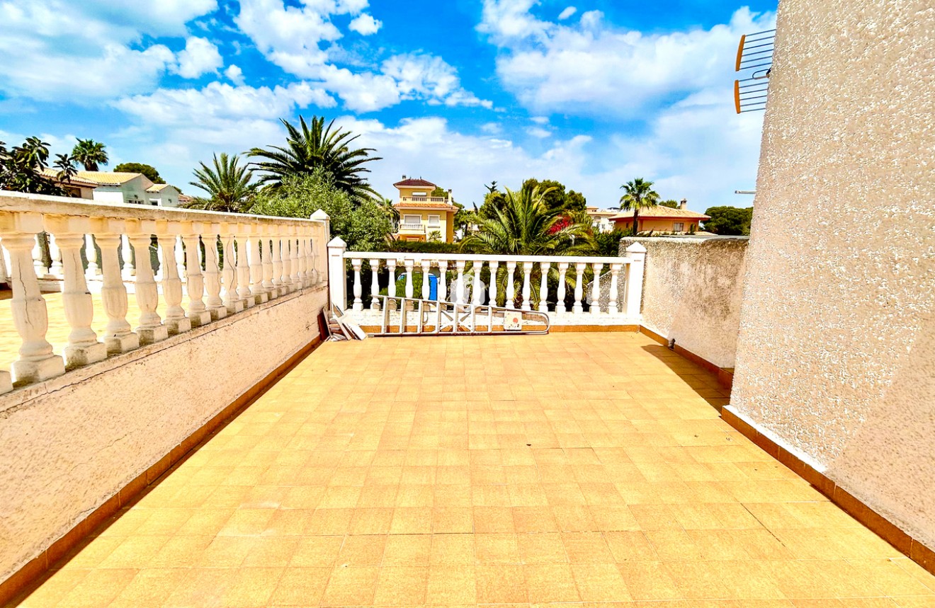 D'occasion - Villa -
La Zenia - Costa Blanca