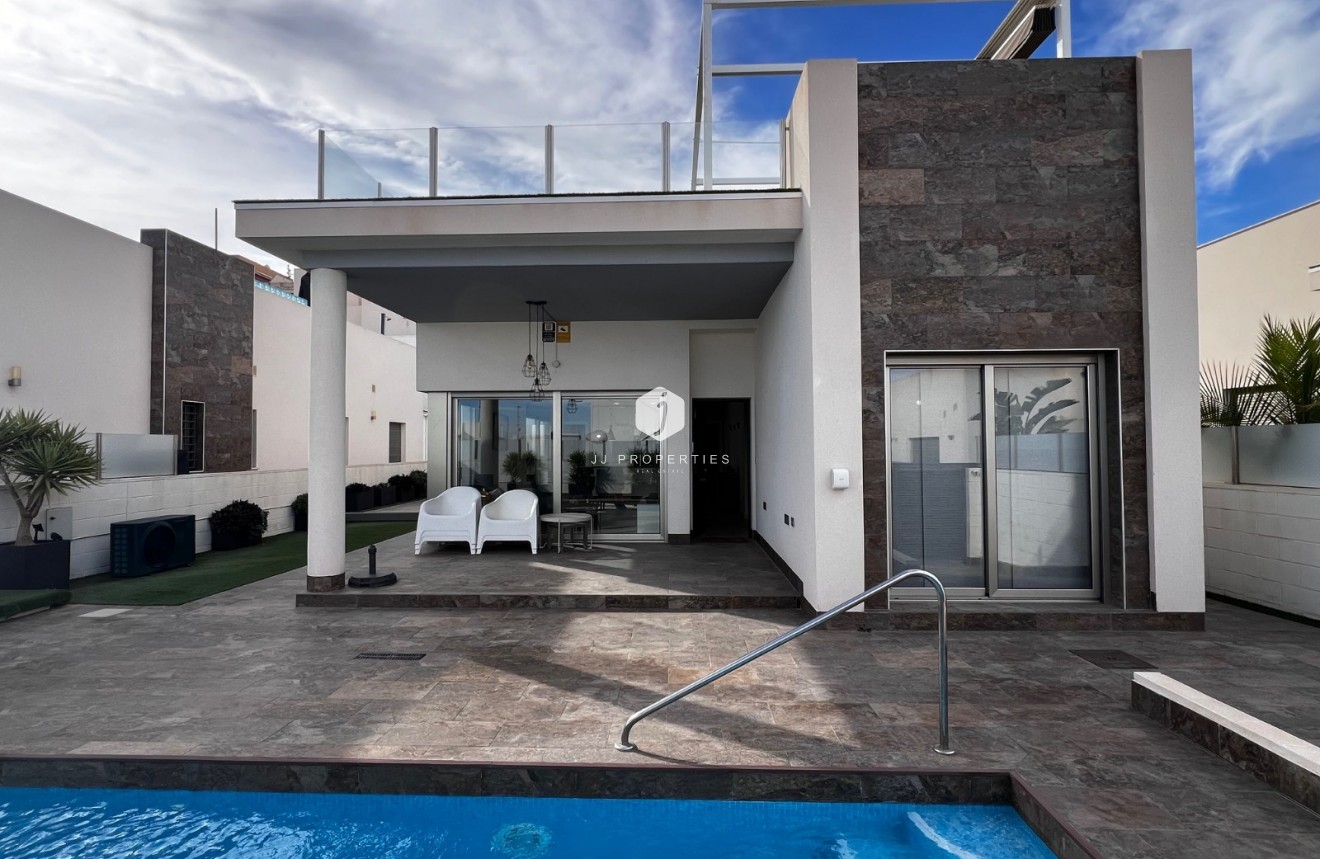 D'occasion - Villa -
Orihuela Costa - Costa Blanca
