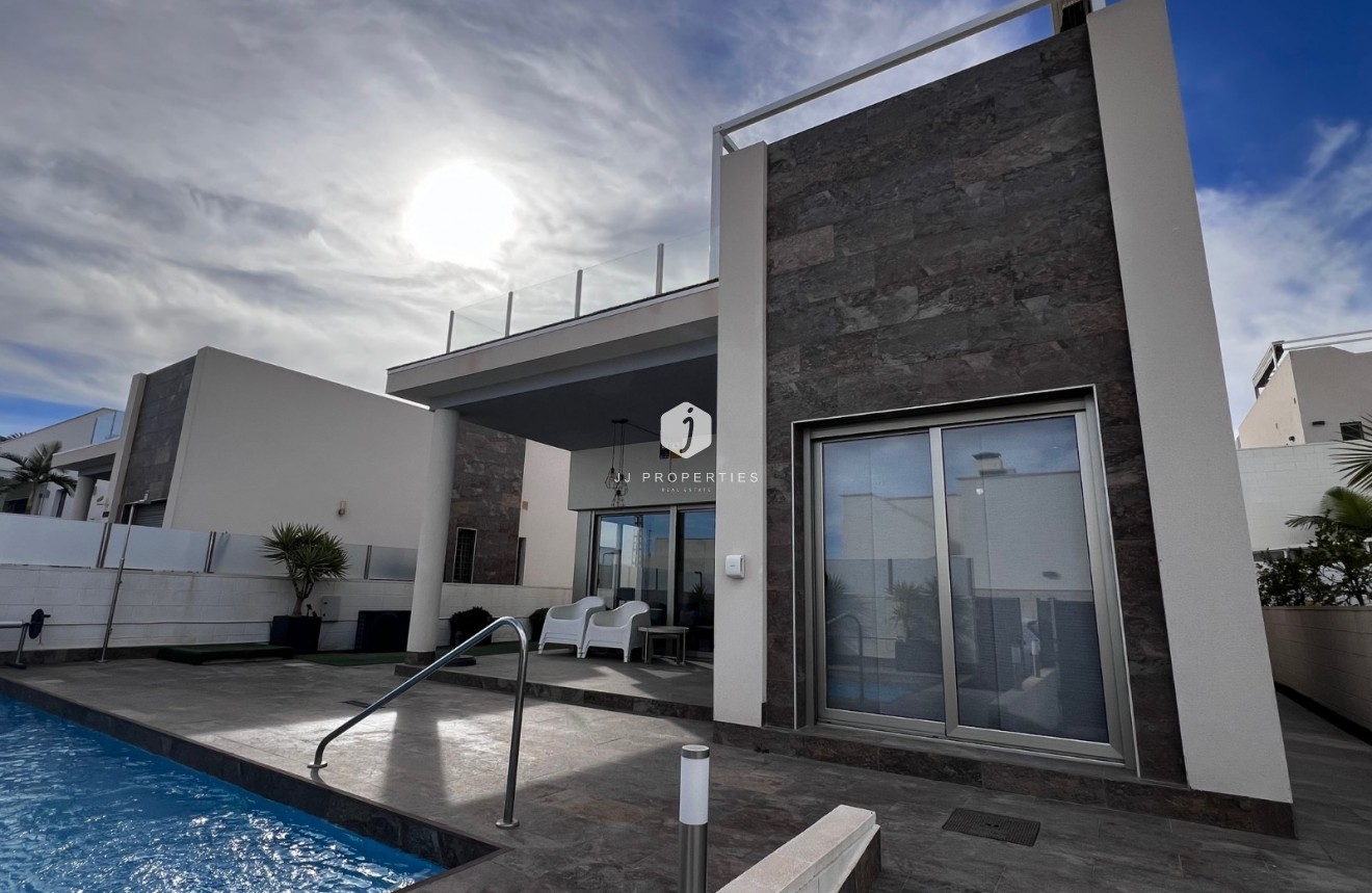 D'occasion - Villa -
Orihuela Costa - Costa Blanca