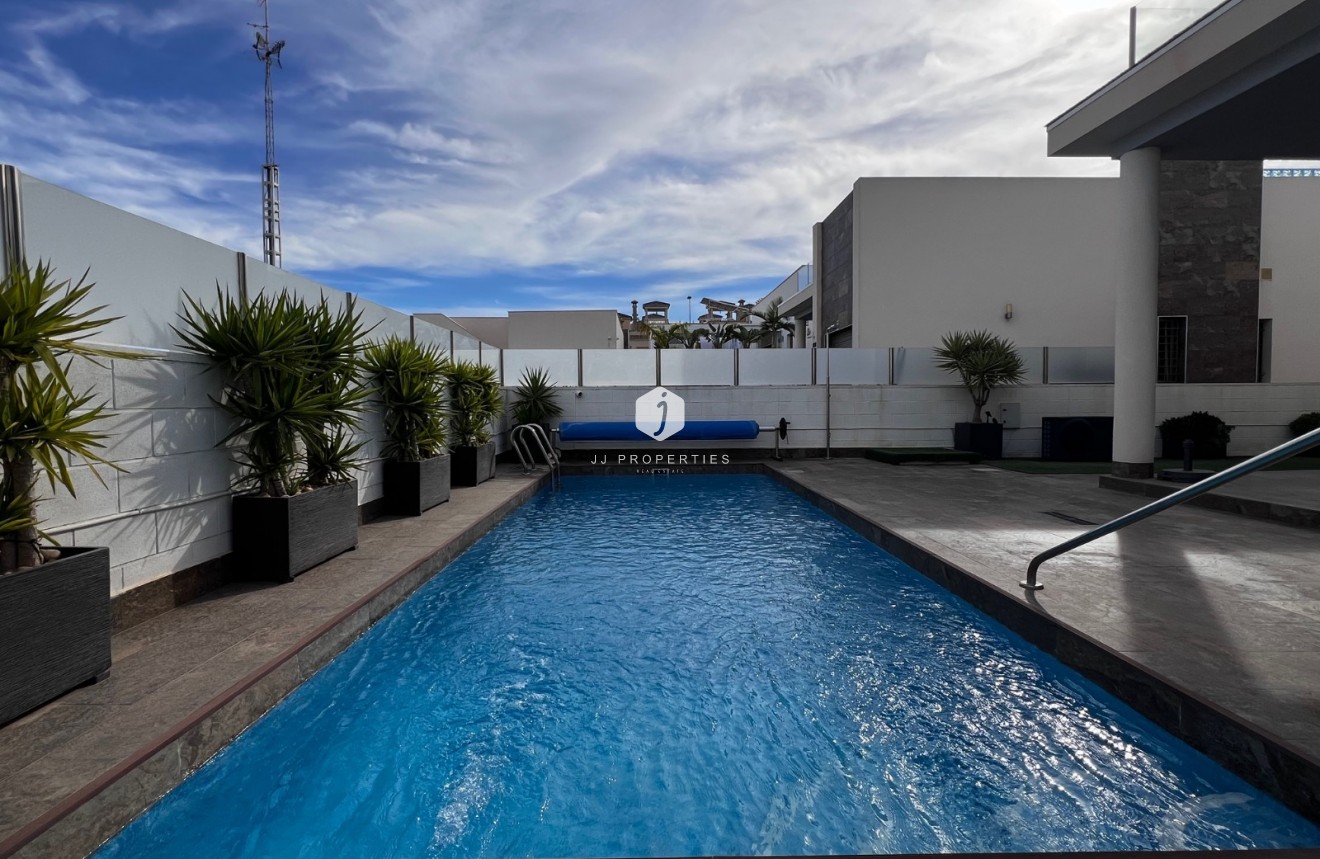 D'occasion - Villa -
Orihuela Costa - Costa Blanca