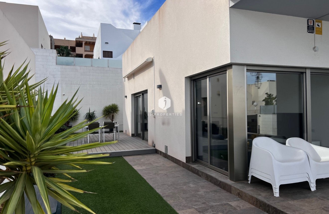 D'occasion - Villa -
Orihuela Costa - Costa Blanca