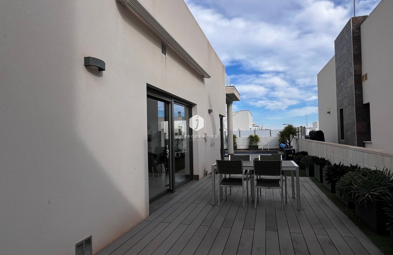 D'occasion - Villa -
Orihuela Costa - Costa Blanca