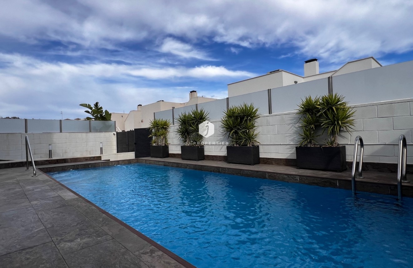 D'occasion - Villa -
Orihuela Costa - Costa Blanca