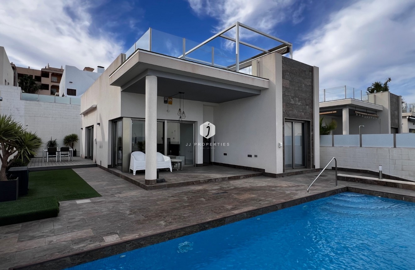 D'occasion - Villa -
Orihuela Costa - Costa Blanca