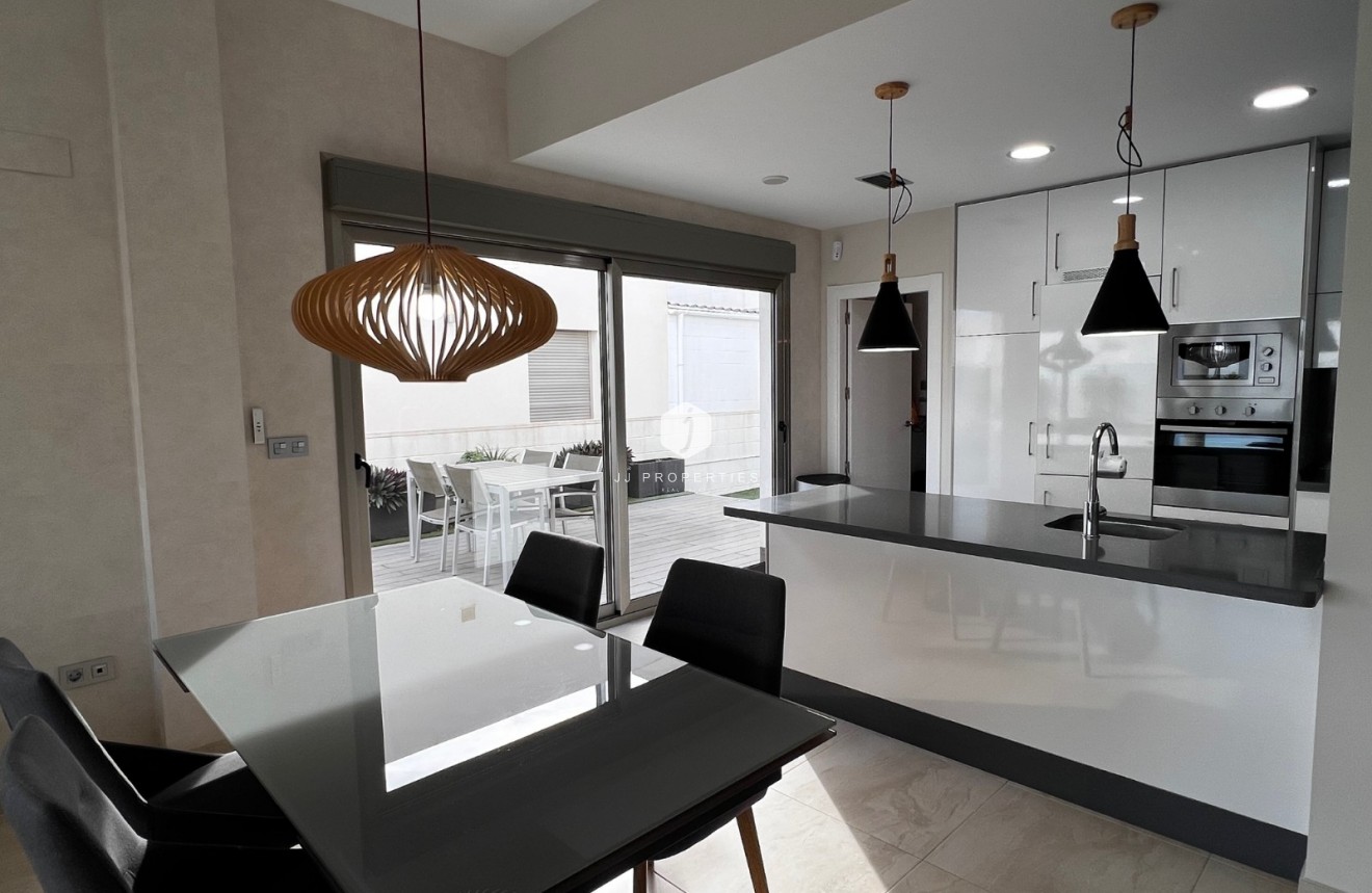 D'occasion - Villa -
Orihuela Costa - Costa Blanca