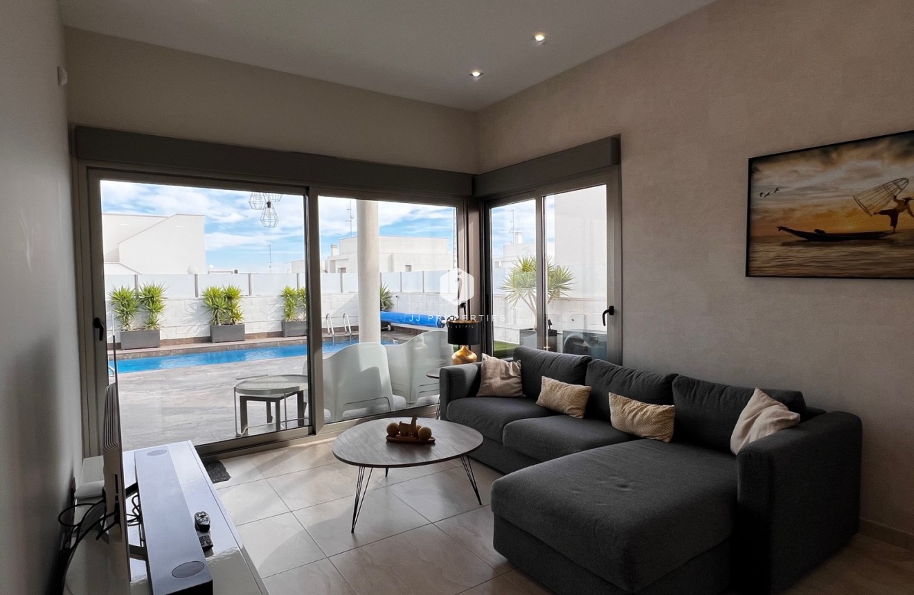 D'occasion - Villa -
Orihuela Costa - Costa Blanca