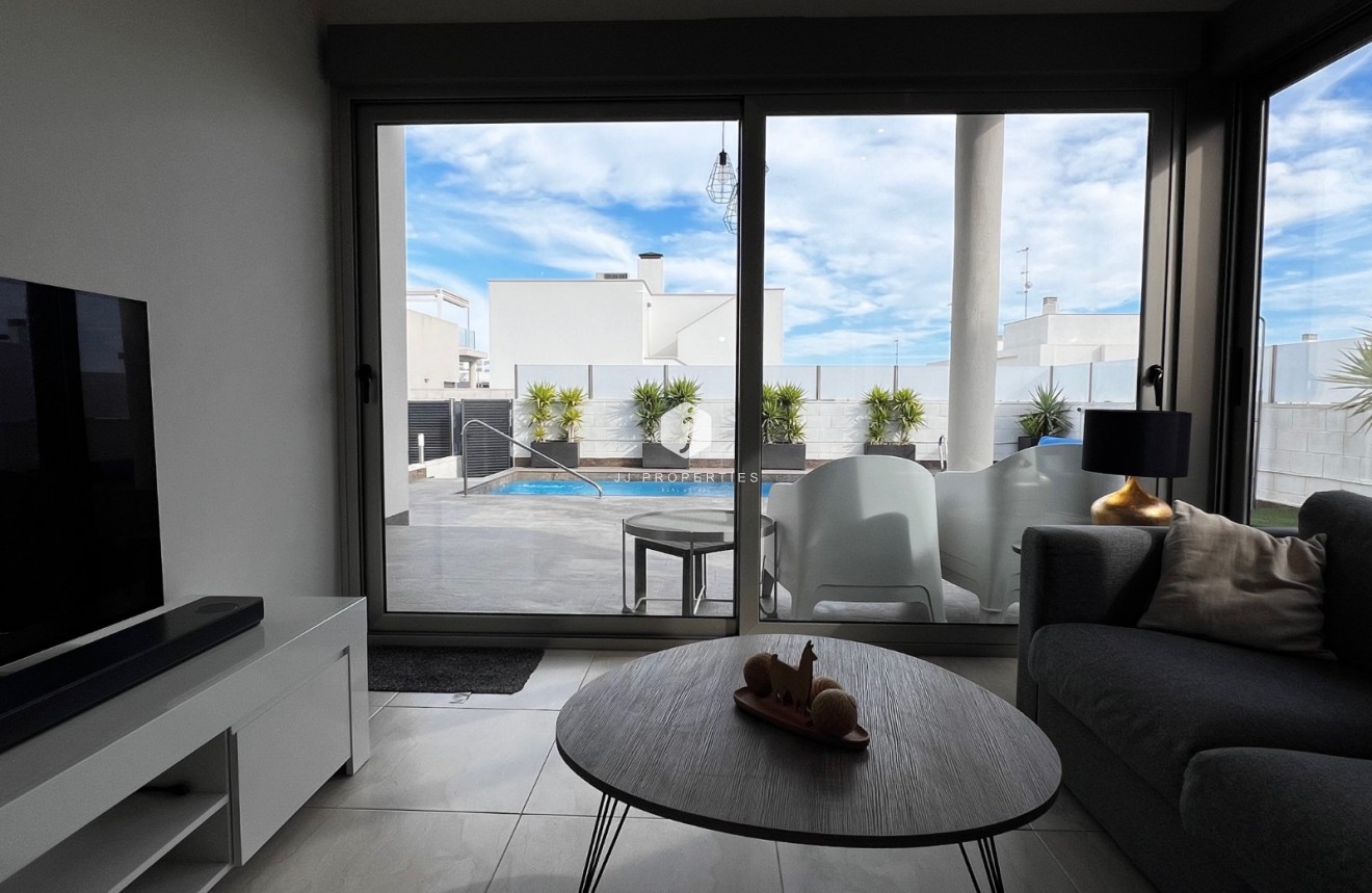 D'occasion - Villa -
Orihuela Costa - Costa Blanca