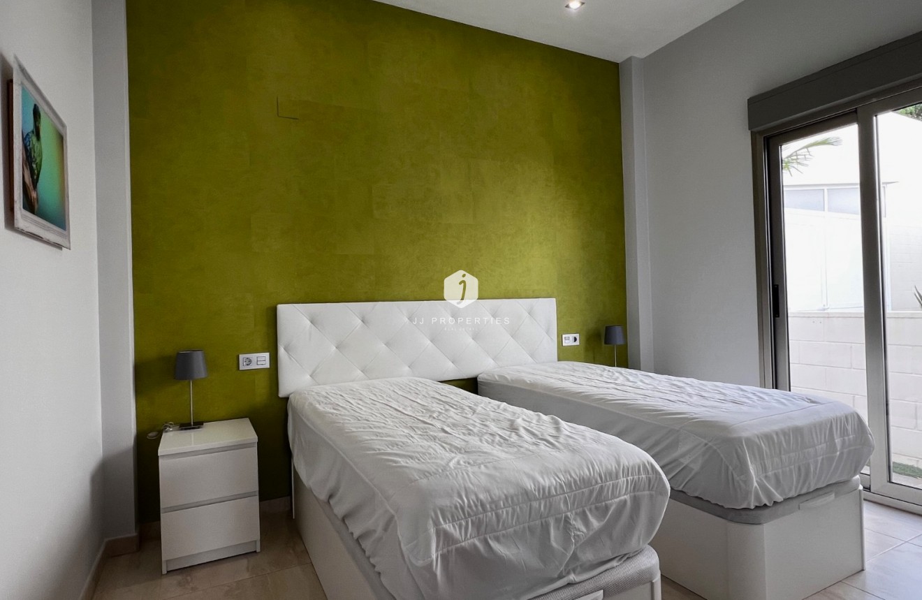 D'occasion - Villa -
Orihuela Costa - Costa Blanca