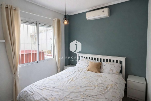 Aus zweiter Hand - Villa -
Rojales - Inland