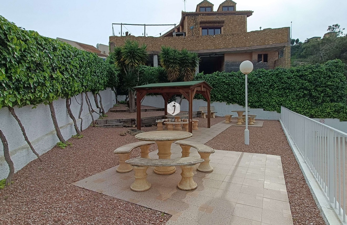 Aus zweiter Hand - Villa -
Rojales - Inland