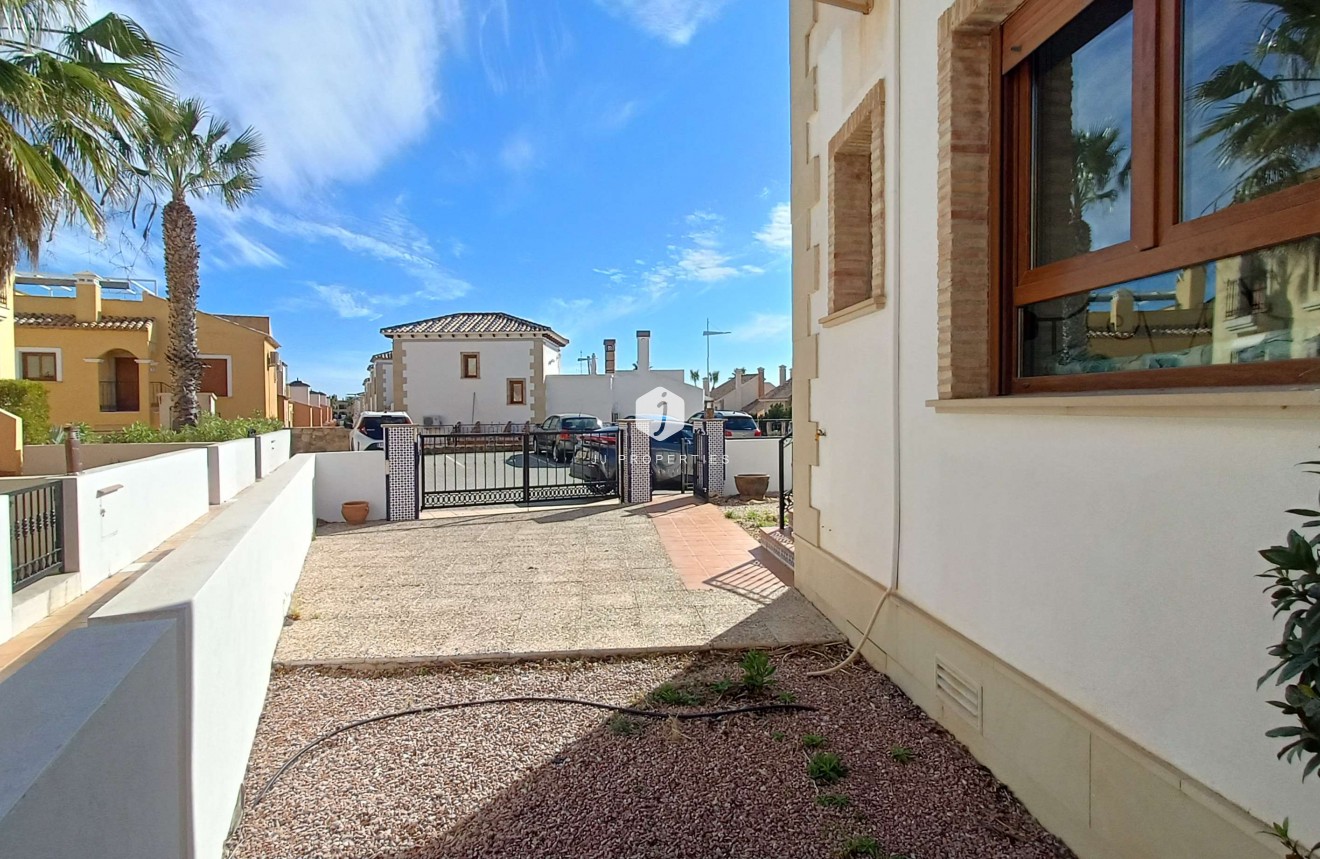 Segunda mano - Villa -
Algorfa - Inland