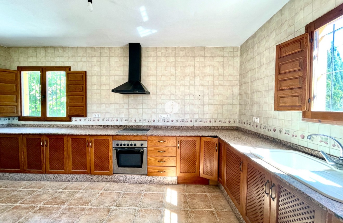 D'occasion - Villa -
Catral - Costa Blanca