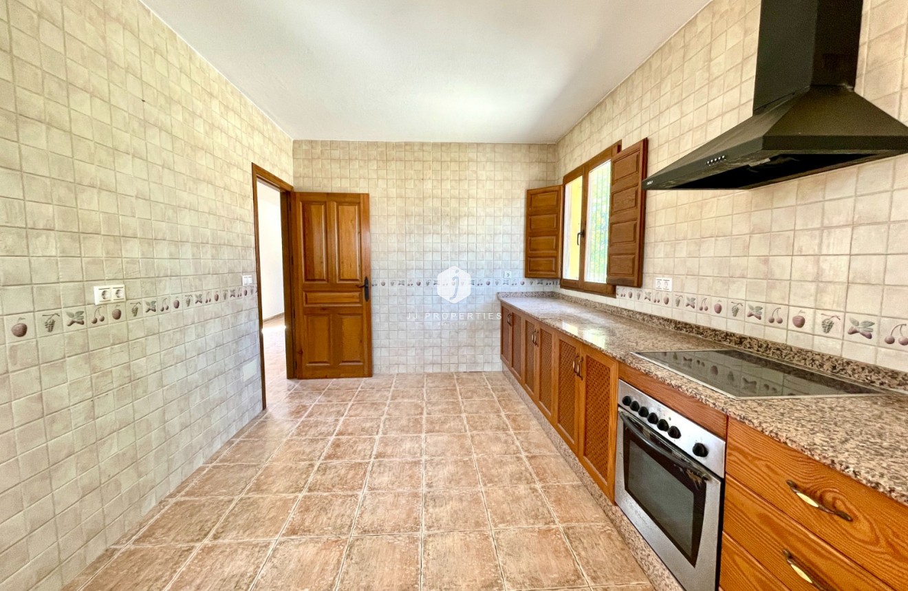 D'occasion - Villa -
Catral - Costa Blanca