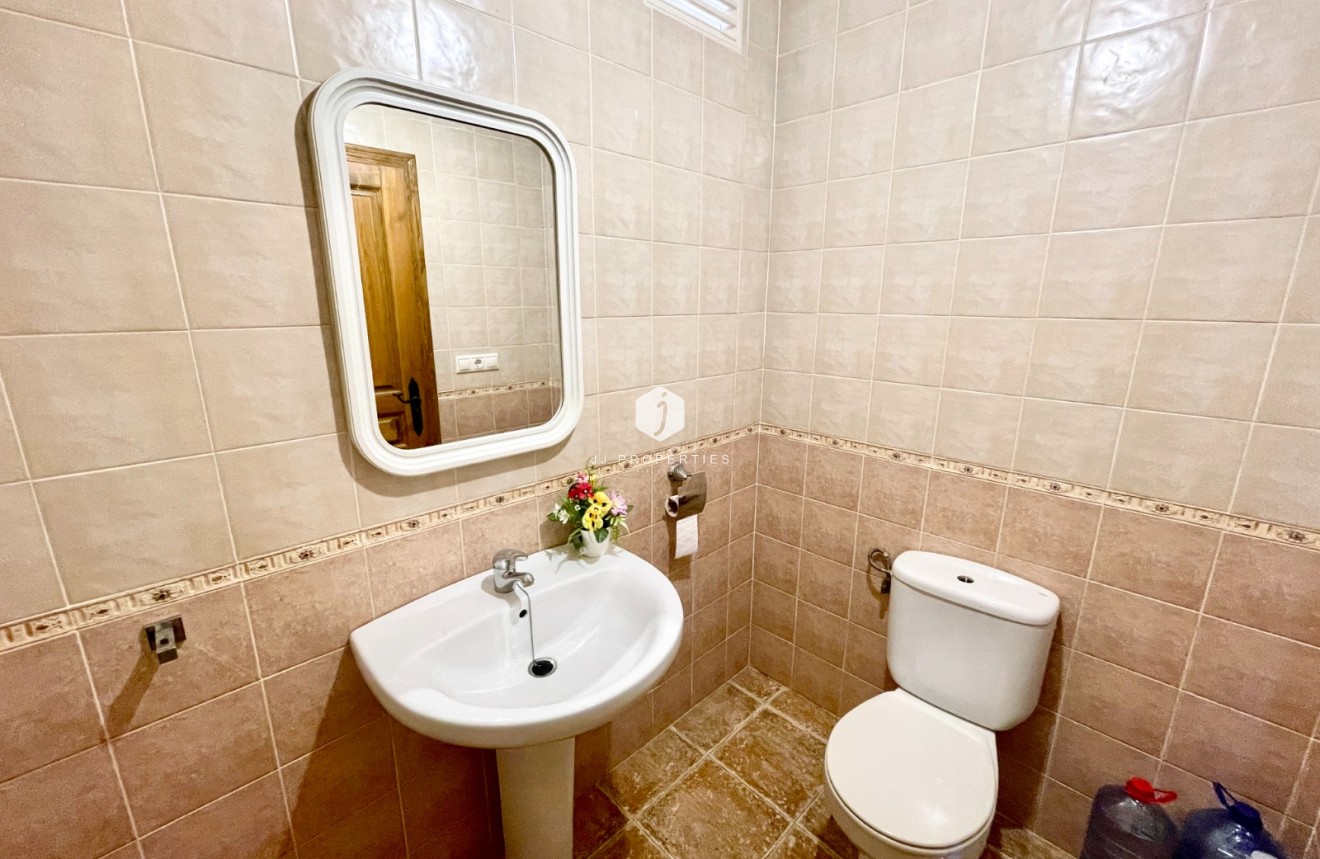D'occasion - Villa -
Catral - Costa Blanca