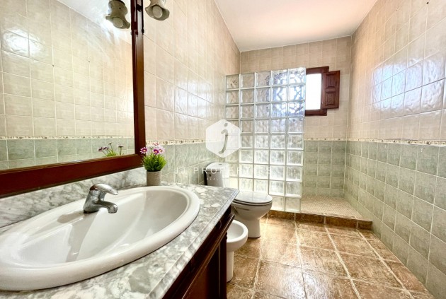 D'occasion - Villa -
Catral - Costa Blanca