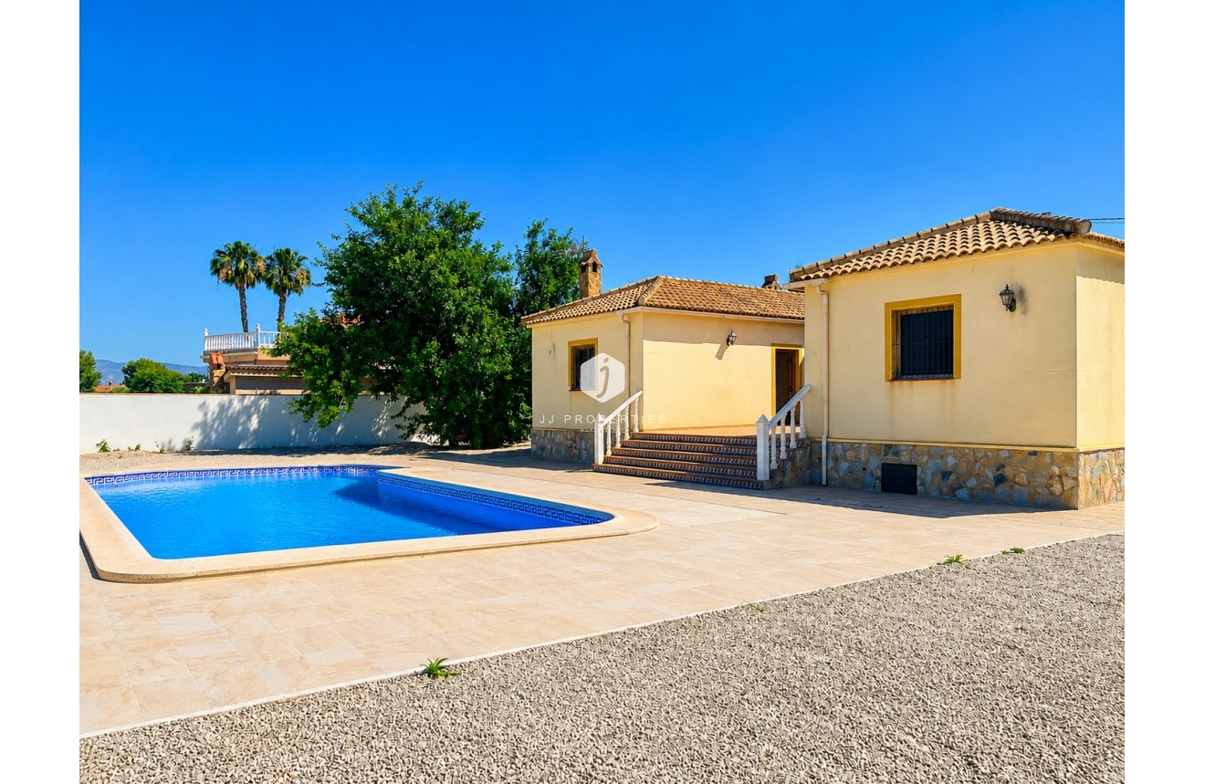 D'occasion - Villa -
Catral - Costa Blanca