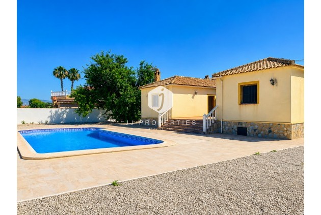 D'occasion - Villa -
Catral - Costa Blanca