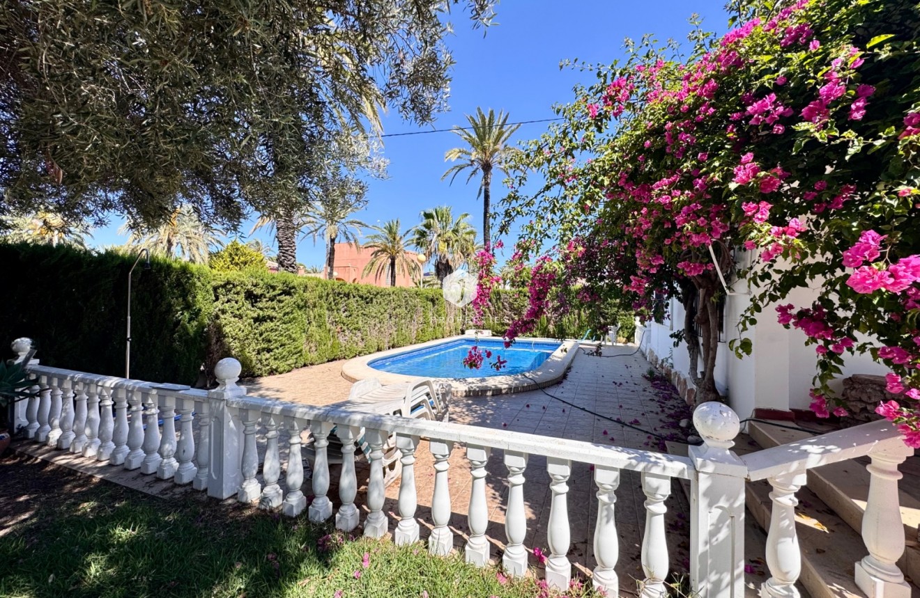 D'occasion - Villa -
Orihuela Costa - Costa Blanca