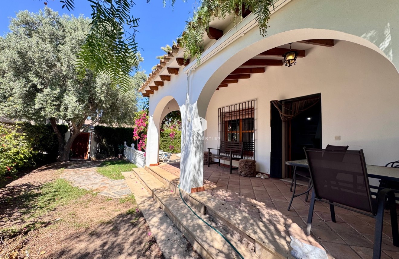 D'occasion - Villa -
Orihuela Costa - Costa Blanca