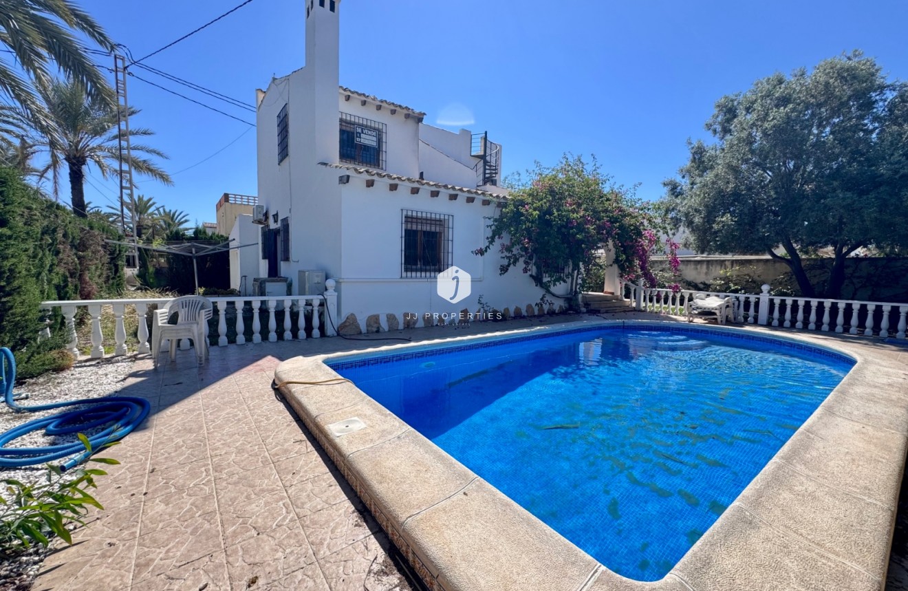 D'occasion - Villa -
Orihuela Costa - Costa Blanca